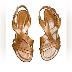 PESARO Hazel Strappy Comfort Walking Sandals NWOT